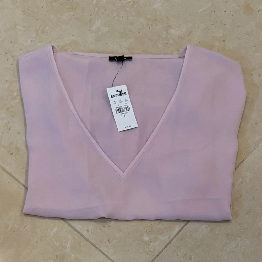 Express Pink Sleeveless V- Neck Size :S 100% Polyester Blouse . New with tags - Picture 3 of 8